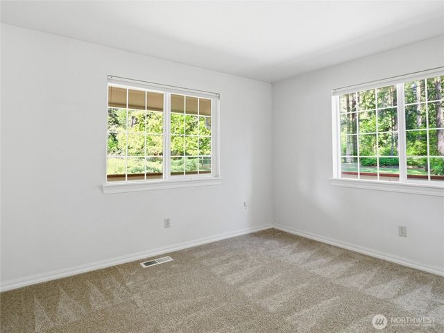 322 Country Estates Drive W, Rainier, WA 98576