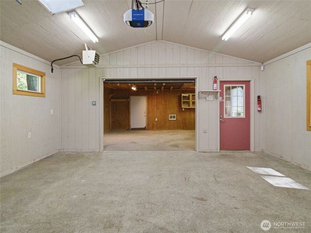322 Country Estates Drive W, Rainier, WA 98576