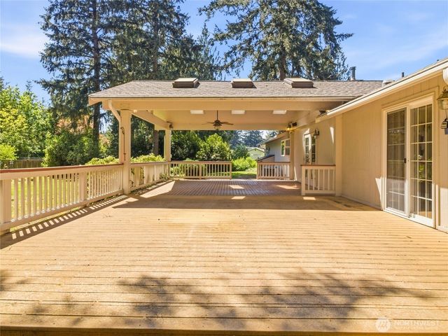322 Country Estates Drive W, Rainier, WA 98576