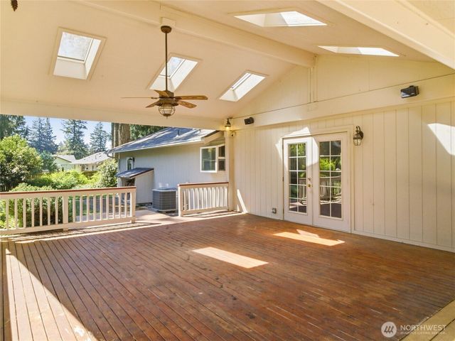 322 Country Estates Drive W, Rainier, WA 98576
