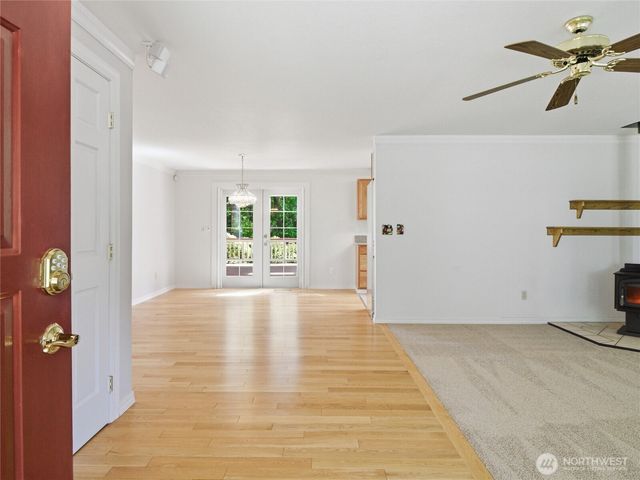 322 Country Estates Drive W, Rainier, WA 98576