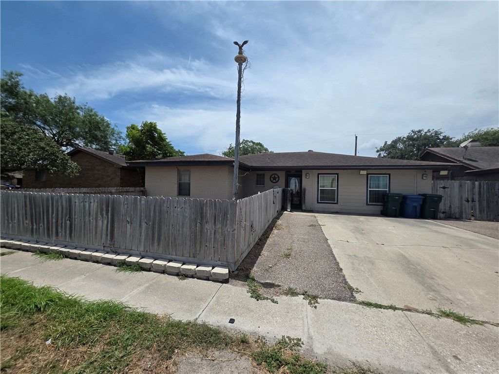 1905 Suntide Road, Corpus Christi, TX 78409 — photo 2