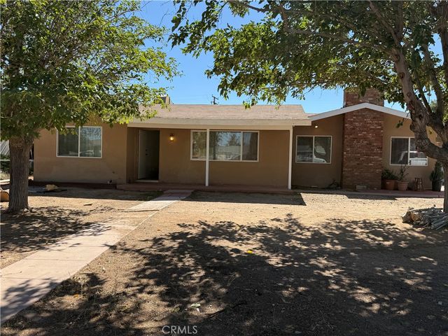 21865 Dotame Avenue, Apple Valley, CA 92307