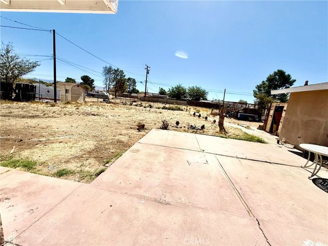 21865 Dotame Avenue, Apple Valley, CA 92307