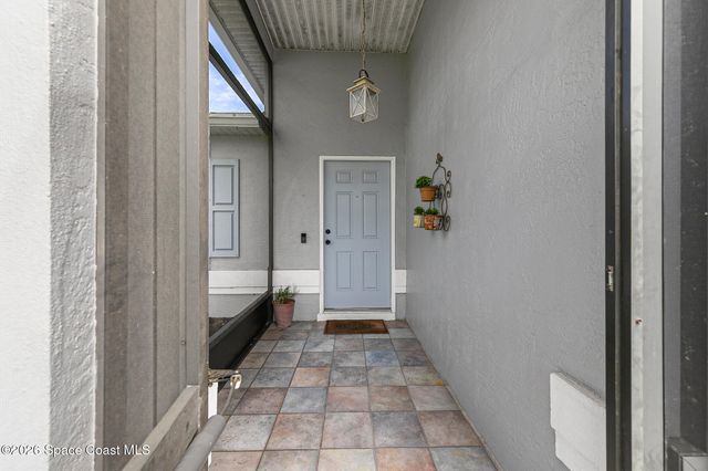 211 Seahorse Circle SE, Melbourne Beach, FL 32951