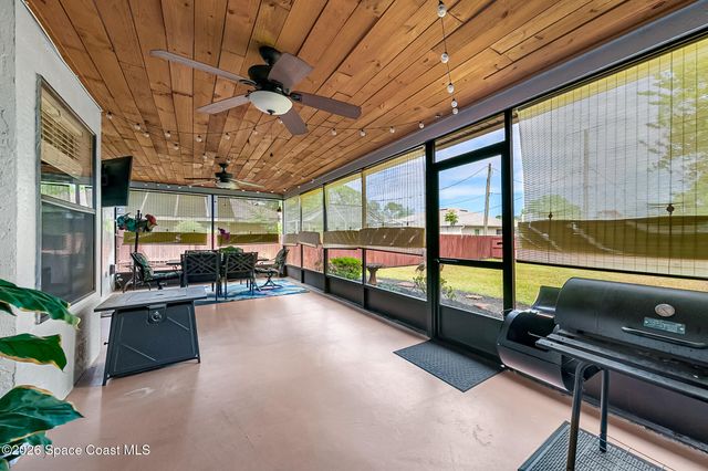 211 Seahorse Circle SE, Melbourne Beach, FL 32951