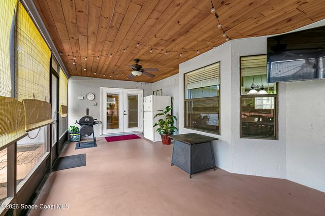 211 Seahorse Circle SE, Melbourne Beach, FL 32951