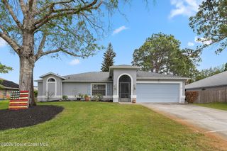 211 Seahorse Circle SE, Melbourne Beach, FL 32951