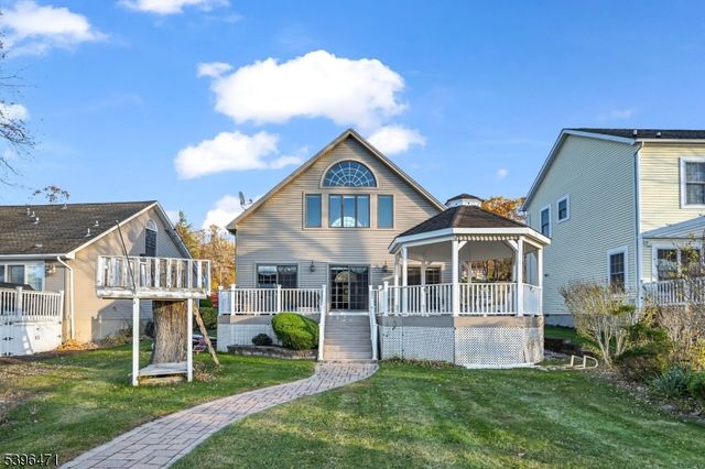 59 Forest Lake Dr, West Milford Twp., NJ 07421