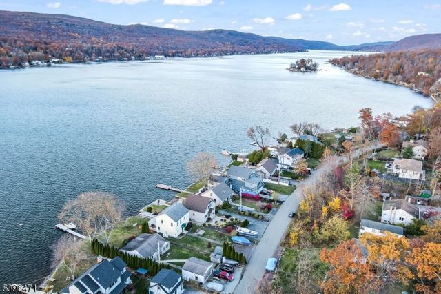 59 Forest Lake Dr, West Milford Twp., NJ 07421