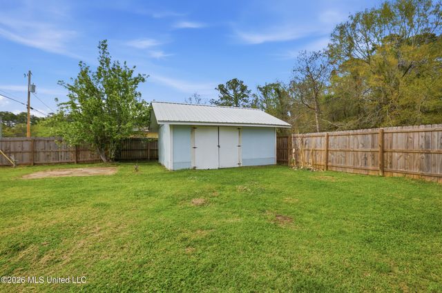 402 Eighth Street, Long Beach, MS 39560