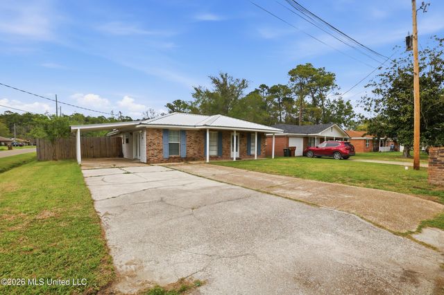402 Eighth Street, Long Beach, MS 39560