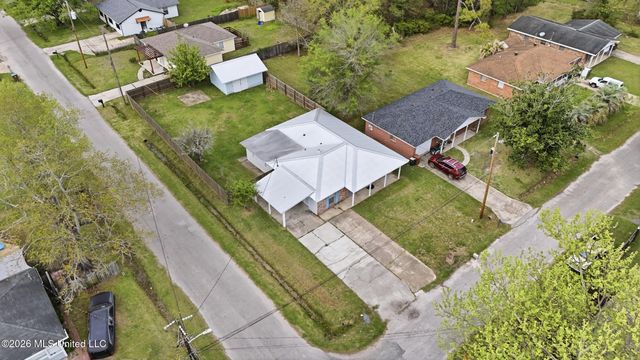 402 Eighth Street, Long Beach, MS 39560