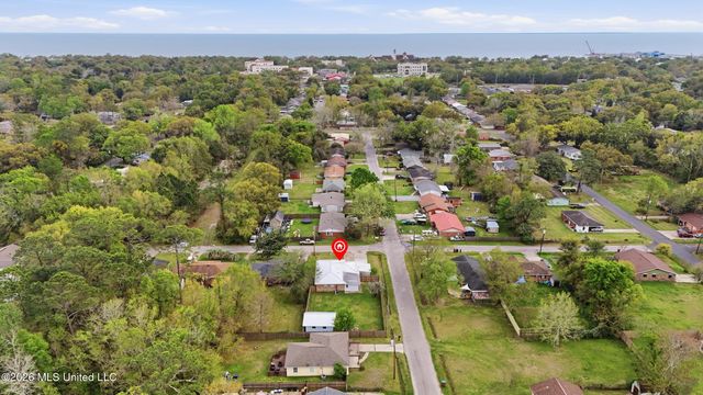 402 Eighth Street, Long Beach, MS 39560