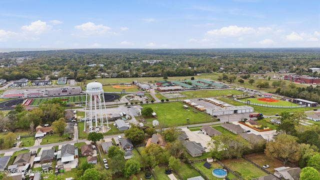 402 Eighth Street, Long Beach, MS 39560