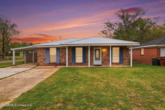 402 Eighth Street, Long Beach, MS 39560