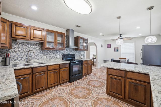 402 Eighth Street, Long Beach, MS 39560