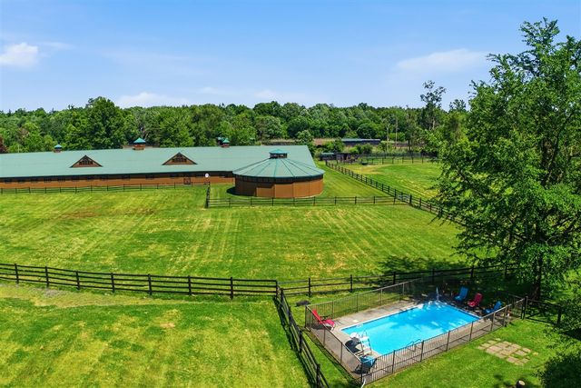 1925 S Bartlett Road, Update, MI 48079