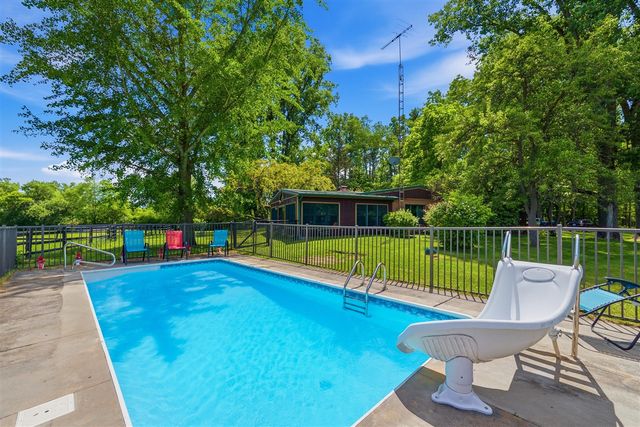 1925 S Bartlett Road, Update, MI 48079