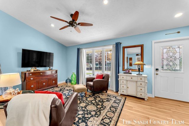 14001 Ridgewood Drive, Holland Twp, MI 49424