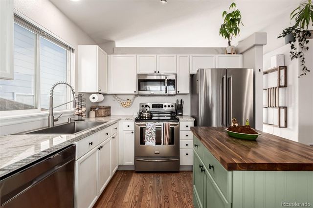 9712 Queenscliffe Drive, Highlands Ranch, CO 80130