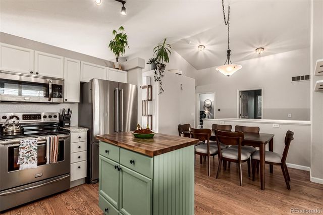 9712 Queenscliffe Drive, Highlands Ranch, CO 80130