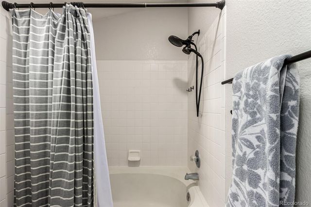 9712 Queenscliffe Drive, Highlands Ranch, CO 80130