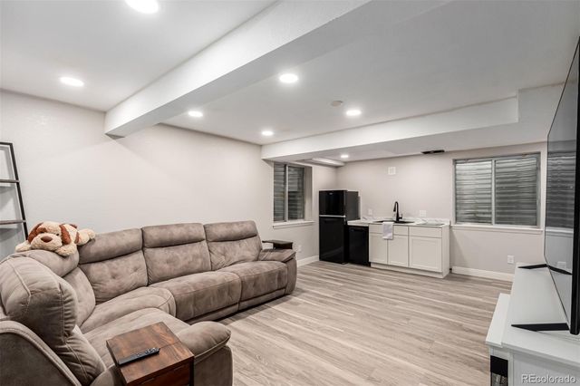 9712 Queenscliffe Drive, Highlands Ranch, CO 80130