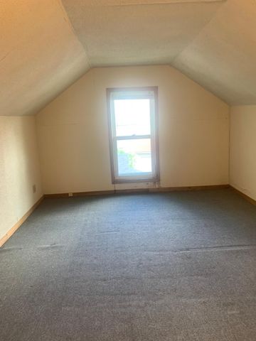 1685 Selby Avenue, Saint Paul, MN 55104