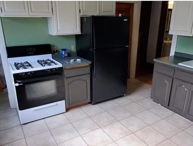 1685 Selby Avenue, Saint Paul, MN 55104