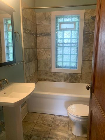 1685 Selby Avenue, Saint Paul, MN 55104
