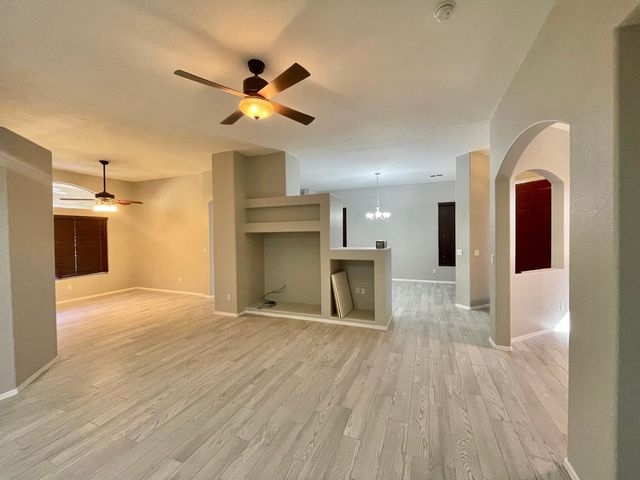 686 W Del Rio Street, Gilbert, AZ 85233