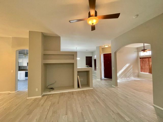 686 W Del Rio Street, Gilbert, AZ 85233