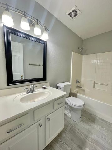 686 W Del Rio Street, Gilbert, AZ 85233