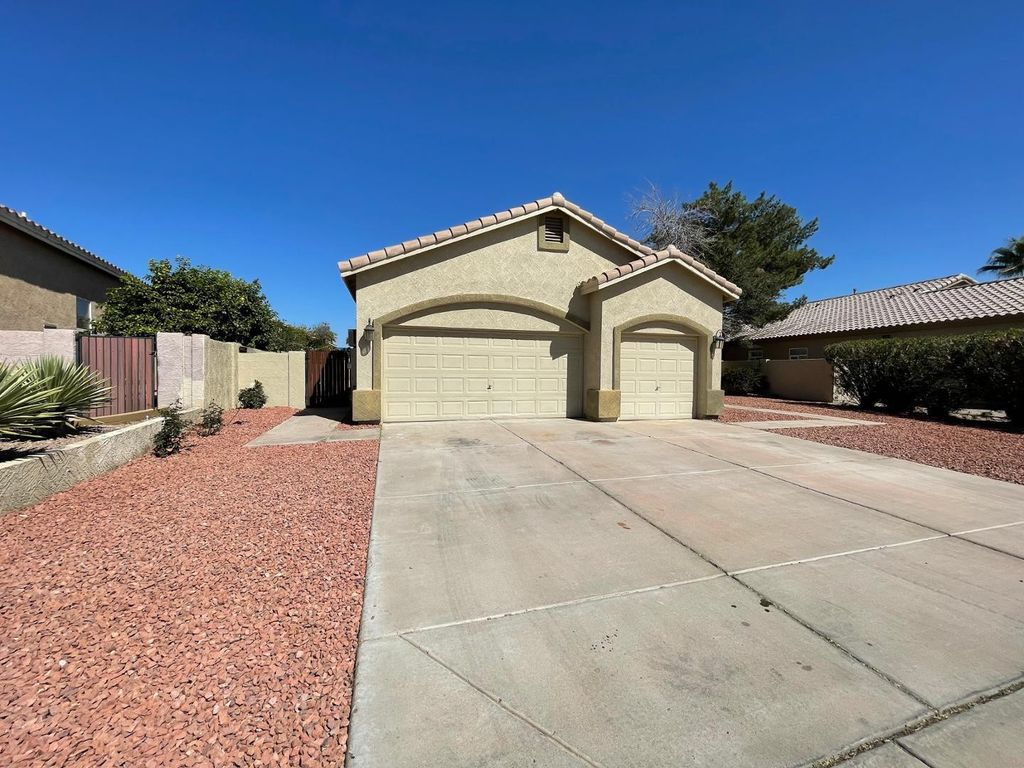 686 W Del Rio Street, Gilbert, AZ 85233