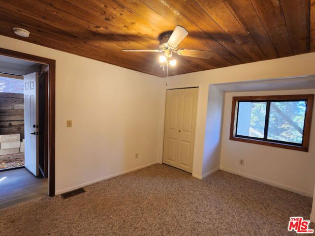 6302 Spruce Avenue, Angelus Oaks, CA 92305