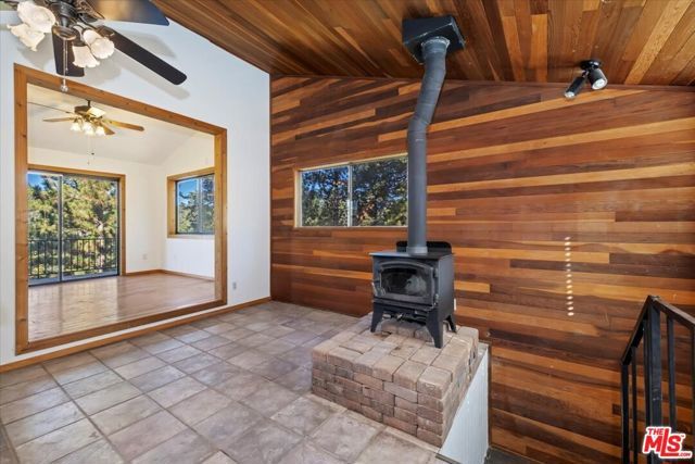 6302 Spruce Avenue, Angelus Oaks, CA 92305