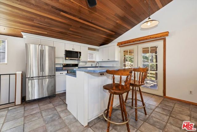 6302 Spruce Avenue, Angelus Oaks, CA 92305