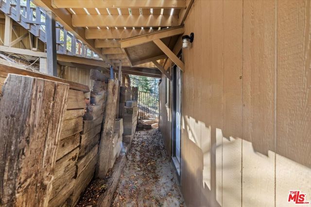 6302 Spruce Avenue, Angelus Oaks, CA 92305