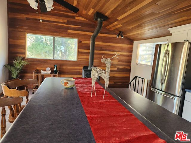 6302 Spruce Avenue, Angelus Oaks, CA 92305