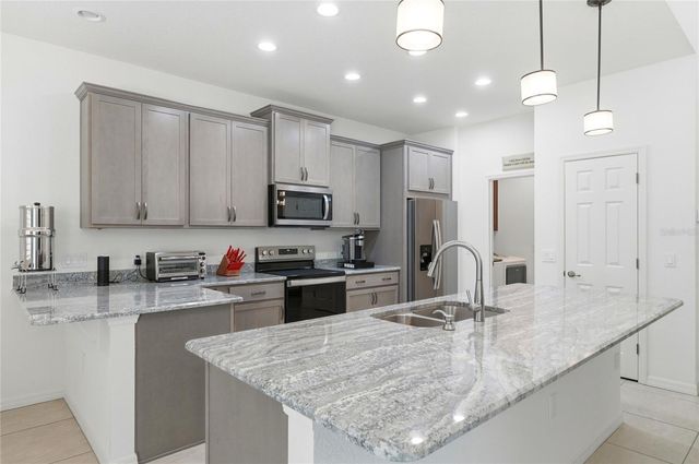 1033 SAWGRASS DRIVE, Winter Haven, FL 33884