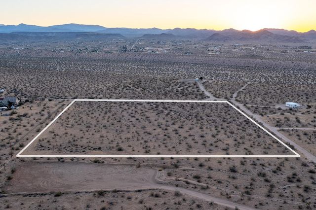 57755 Boo Lane, Landers, CA 92285