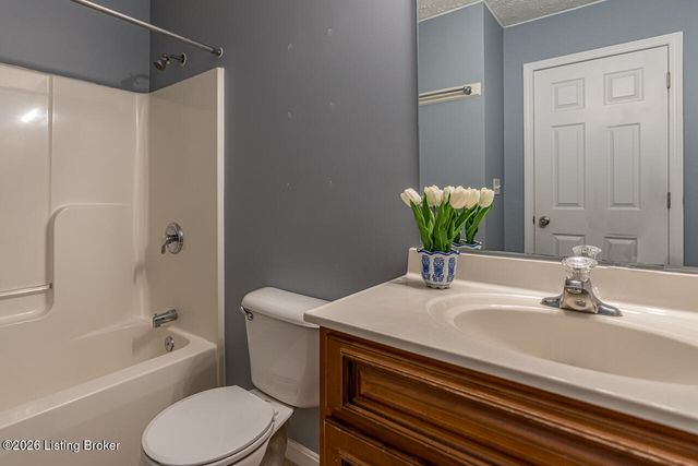 633 Windbrook Dr, Elizabethtown, KY 42701