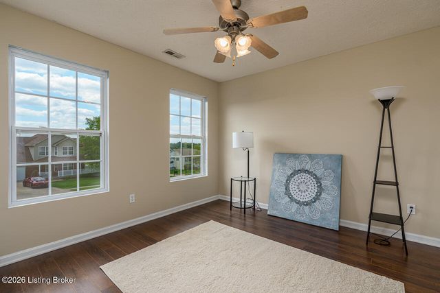 633 Windbrook Dr, Elizabethtown, KY 42701