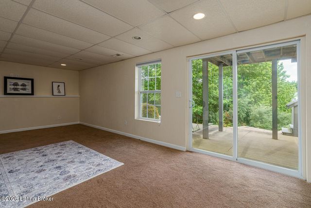 633 Windbrook Dr, Elizabethtown, KY 42701