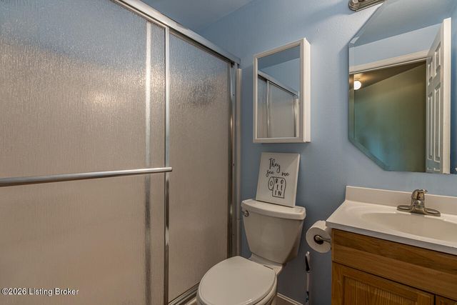 633 Windbrook Dr, Elizabethtown, KY 42701
