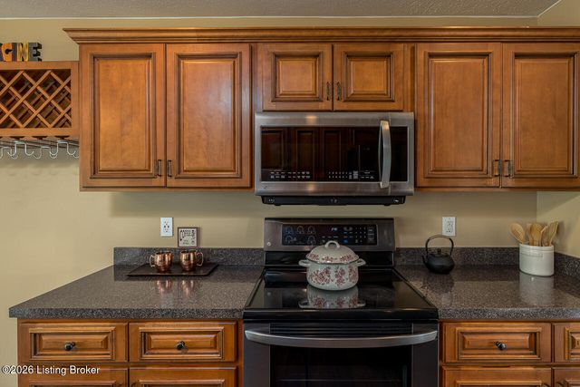 633 Windbrook Dr, Elizabethtown, KY 42701