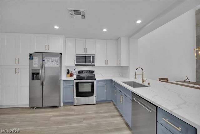 6940 Emerald Springs Lane, Las Vegas, NV 89113