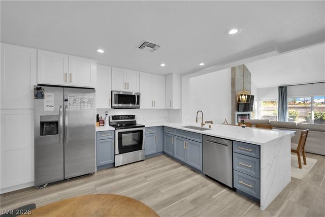 6940 Emerald Springs Lane, Las Vegas, NV 89113