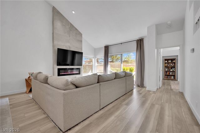 6940 Emerald Springs Lane, Las Vegas, NV 89113